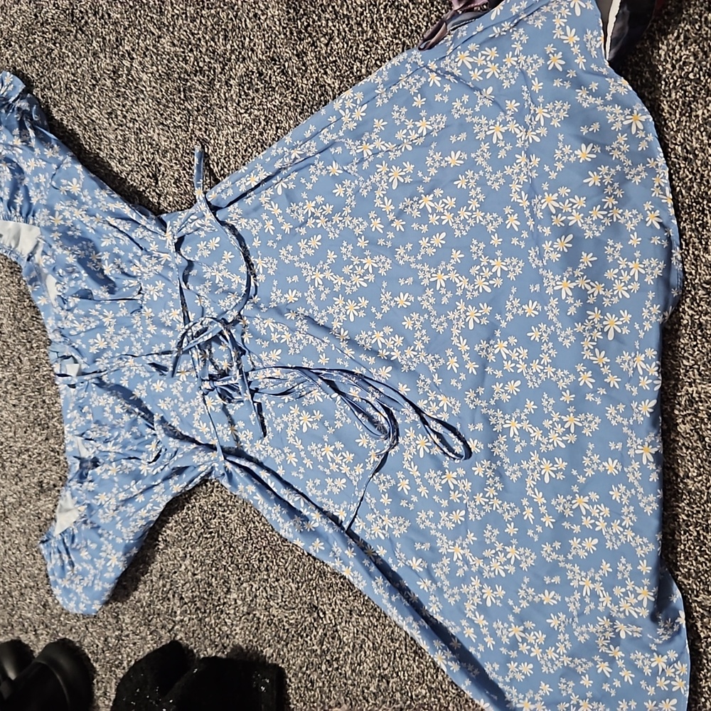 Medium floral dress with bows